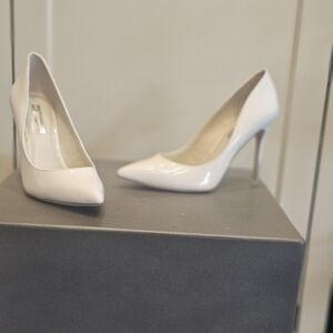 BCBGeneration White Pumps